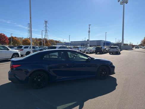 Used 2025 Toyota Camry SE image 16