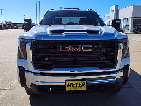 New 2026 GMC Sierra 3500 Pro image 3