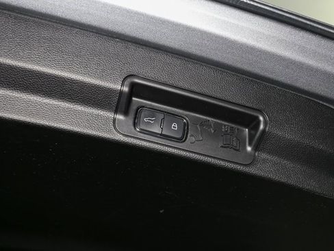 Used 2023 Ford Explorer XLT w/ Equipment Group 202A image 12