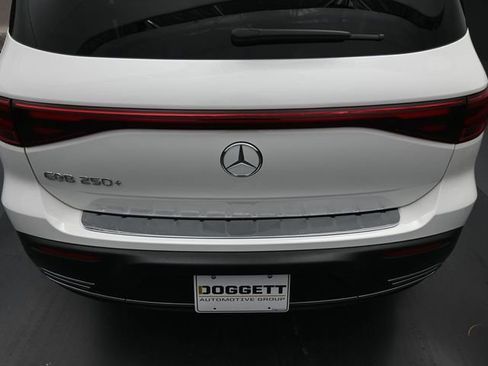Used 2024 Mercedes-Benz EQB 250+ image 12