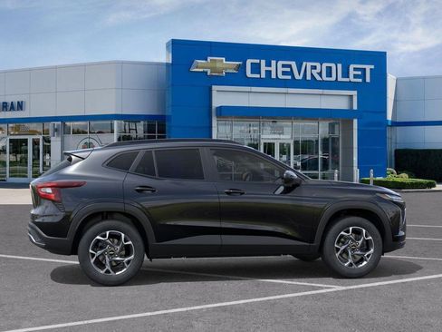 New 2026 Chevrolet Trax LT image 5