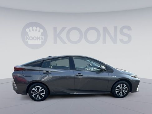 Used 2018 Toyota Prius Prime Premium FWD image 12