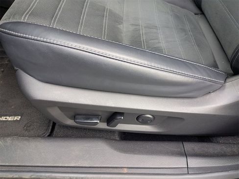 Used 2024 Mitsubishi Outlander SE image 14