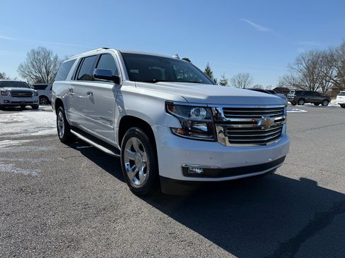 Used 2019 Chevrolet Suburban Premier image 8