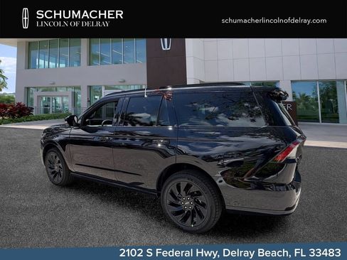 New 2026 Lincoln Navigator Reserve w/ Jet Appearance Package AWD/4WD image 5