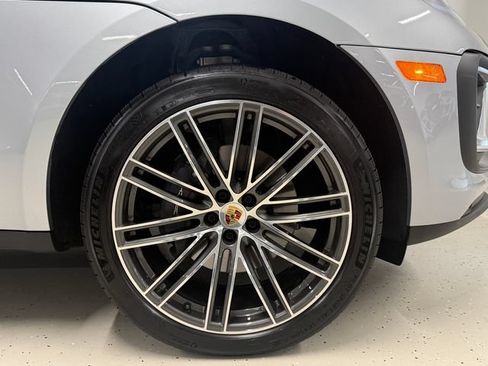 Certified 2026 Porsche Macan AWD/4WD image 14