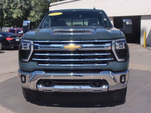 Used 2025 Chevrolet Silverado 2500 LTZ w/ LTZ Convenience Package AWD/4WD image 21