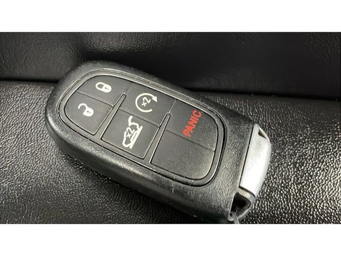 Used 2016 Jeep Cherokee Trailhawk w/ Comfort/Convenience Group AWD/4WD image 20