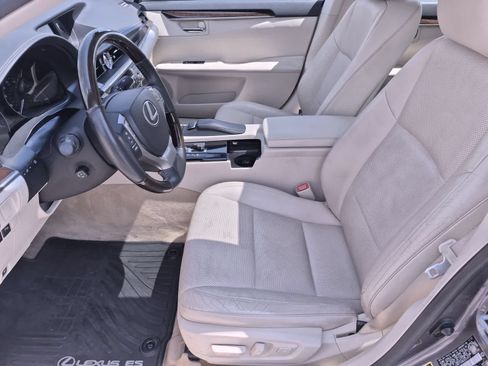 Used 2013 Lexus ES 350 w/ Luxury Pkg FWD image 16