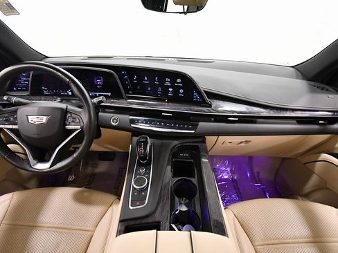 Used 2022 Cadillac Escalade Premium Luxury image 3