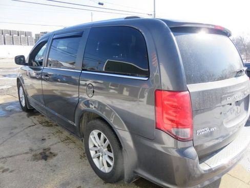 Used 2019 Dodge Grand Caravan SXT image 5