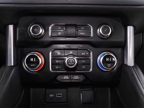 Used 2023 GMC Yukon SLE image 15