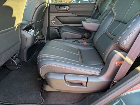 New 2025 Nissan Armada SL w/ Captain's Chari Seat Package image 28