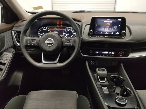 Used 2023 Nissan Rogue SV AWD/4WD image 22
