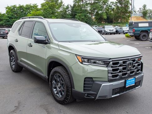 New 2026 Honda Pilot TrailSport image 4
