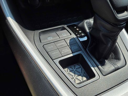 Certified 2025 Toyota RAV4 XLE AWD/4WD image 30