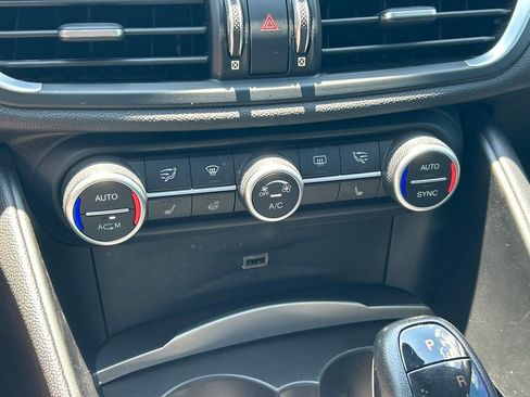 Used 2019 Alfa Romeo Giulia Ti Sport w/ Quick Order Package 22U Sport RWD image 30
