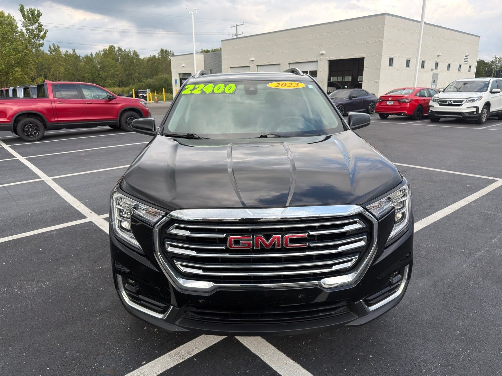 Used 2023 GMC Terrain SLT AWD/4WD image 9