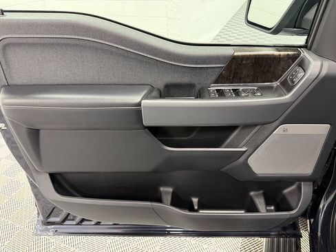 Used 2022 Ford F150 Lariat w/ Equipment Group 502A High image 11