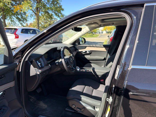 Used 2026 Volvo XC90 B6 Plus w/ Protection Package Premier AWD/4WD image 9