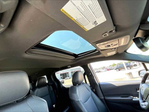 Used 2021 Toyota Sienna XSE image 10