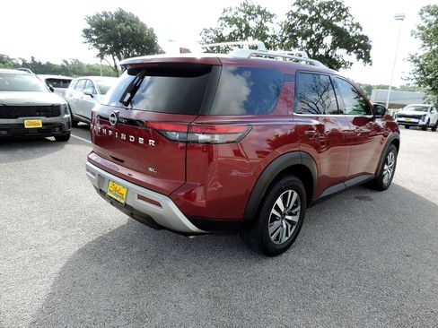 Used 2023 Nissan Pathfinder SL FWD image 5