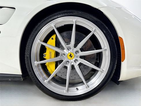 Used 2019 Ferrari GTC4Lusso T image 39