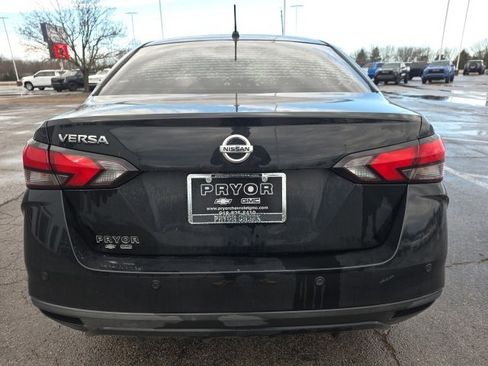 Used 2020 Nissan Versa S image 3
