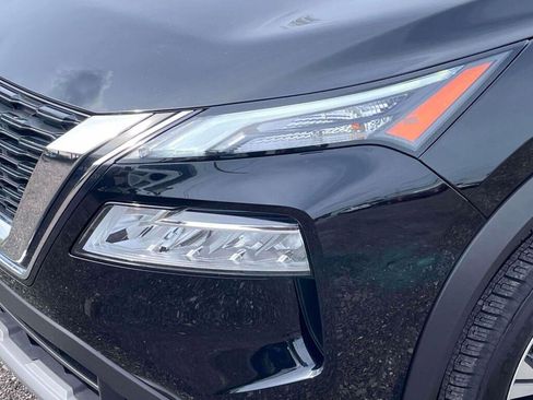 Used 2023 Nissan Rogue SV AWD/4WD image 13