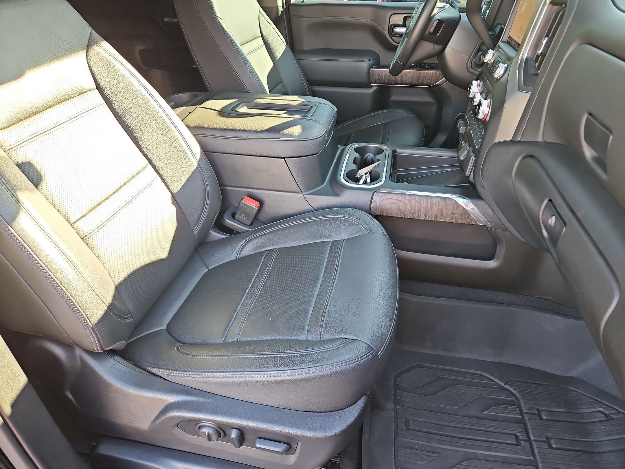 Used 2022 GMC Sierra 2500 Denali w/ Denali Ultimate Package AWD/4WD image 30