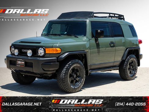 Used 2011 Toyota FJ Cruiser 4WD w/ Trail Teams Special Edition image 1