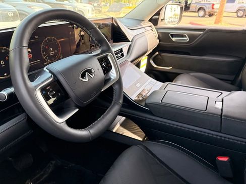 Certified 2026 INFINITI QX80 Luxe w/ Cargo Package AWD/4WD image 17