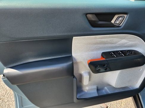 Used 2022 Ford Maverick XLT image 19