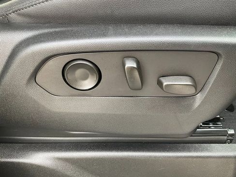 Used 2022 Chevrolet Tahoe LT w/ Luxury Package image 21