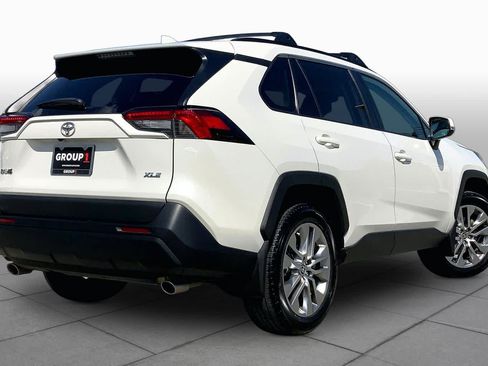 Used 2022 Toyota RAV4 XLE Premium FWD image 13