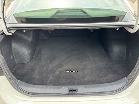 Used 2025 Nissan Altima 2.5 SV FWD image 27