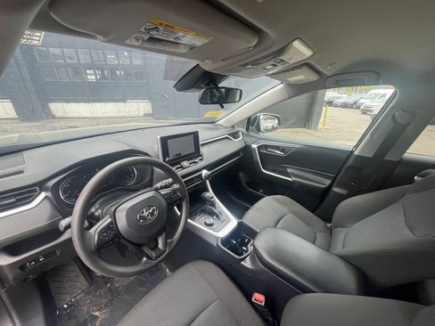 Used 2025 Toyota RAV4 XLE AWD/4WD image 26