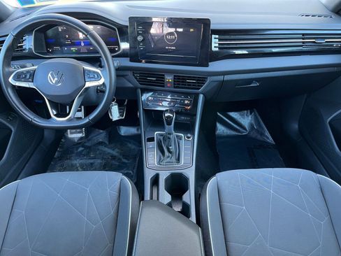 Used 2025 Volkswagen Jetta Sport image 29