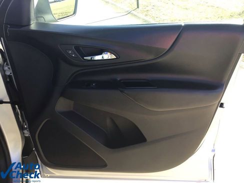 Used 2019 Chevrolet Equinox LT image 20