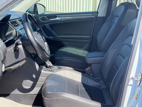 Used 2018 Volkswagen Tiguan SEL Premium FWD image 4
