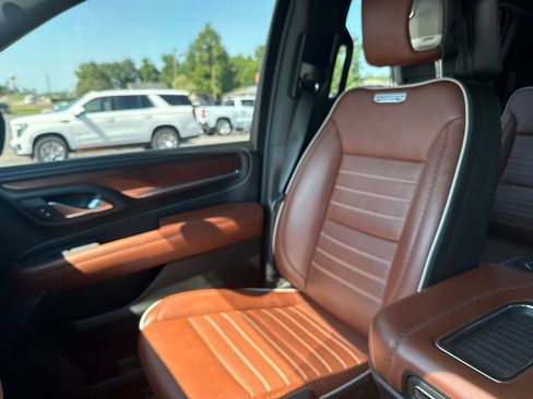 Used 2023 GMC Yukon XL Denali Ultimate AWD/4WD image 35
