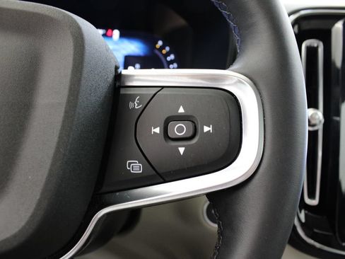 Used 2024 Volvo XC40 B5 Plus w/ Protection Package Premier AWD/4WD image 28