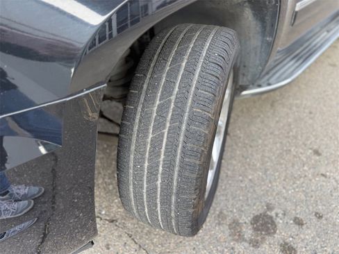 Used 2011 GMC Yukon Denali image 58