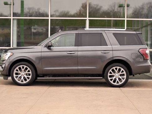 Used 2018 Ford Expedition Limited w/ Equipment Group 302A AWD/4WD image 4