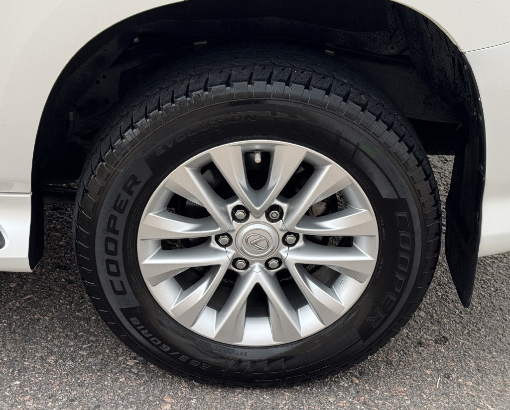 Used 2021 Lexus GX 460 Premium w/ Premium Package AWD/4WD image 11