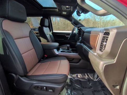 Used 2024 Chevrolet Silverado 1500 High Country w/ Technology Package image 29