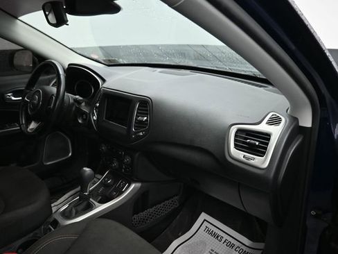 Used 2019 Jeep Compass Sport w/ Cold Weather Group image 9