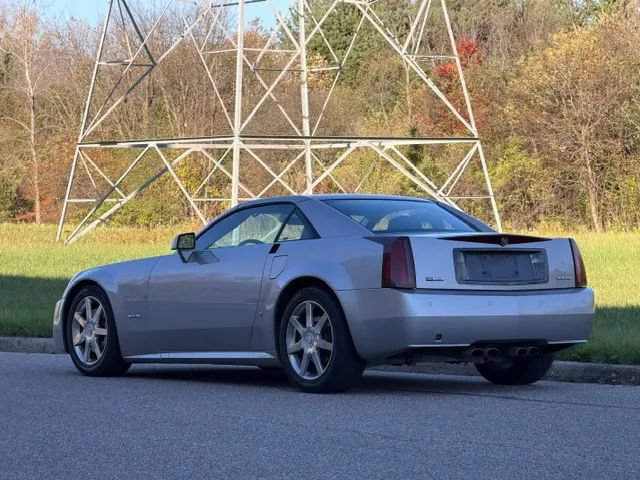 Used 2007 Cadillac XLR RWD image 24