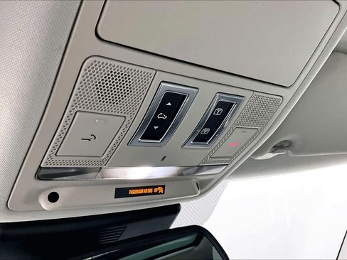 Used 2017 Jaguar F-PACE Prestige image 33