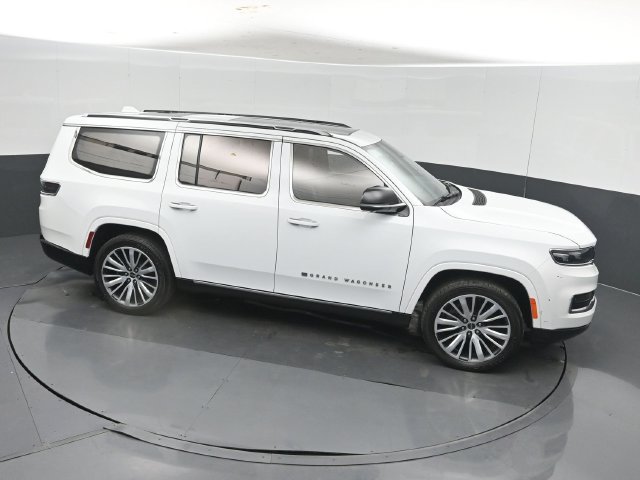 Used 2023 Jeep Grand Wagoneer Series III AWD/4WD image 44